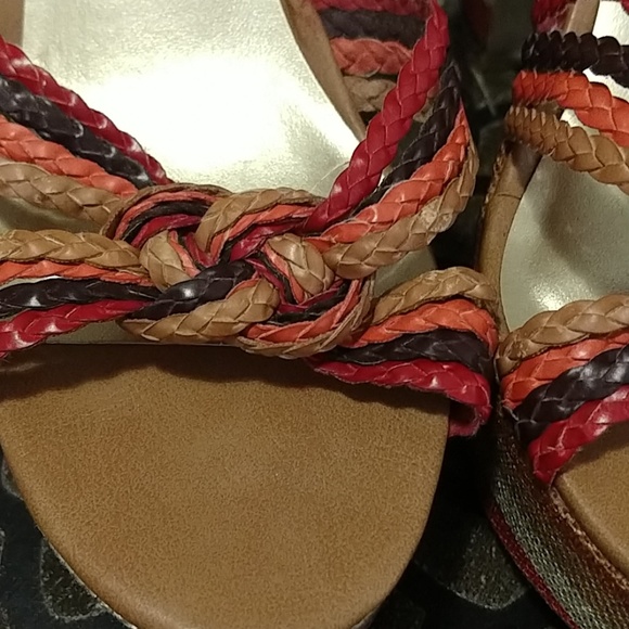 Madden Girl 70's Platforms - Picture 3 of 7